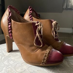 Miss Albright two toned leather ankle boots booties